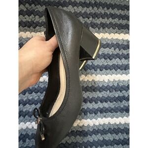 Kenneth Cole New York‎ Black Leather Block Heel Pumps with Gold Trim Bow Size 8M